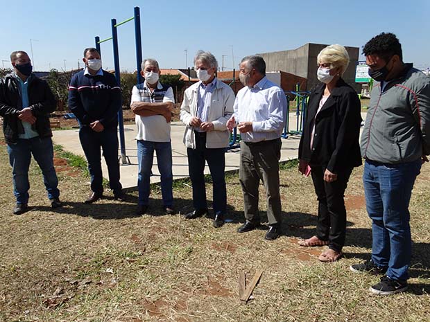 Macris e autoridades municipais estiveram no Vista Alegre e Recanto dosPássaros. (Imagem: Denílson Lopes de Andrade)